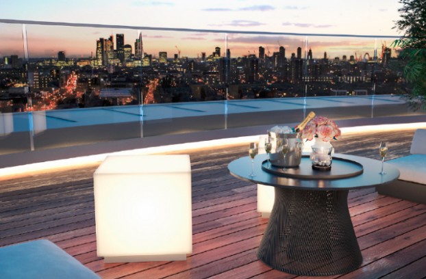 beautiful restuarant bar city view